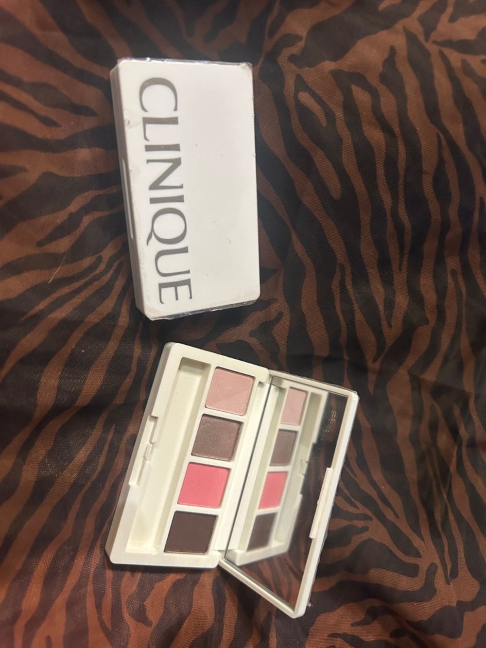 Clinique Mini Eyeshadow Palette - Pink, Brown & Taupe Mix
